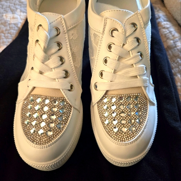 ASN NWT Women's White Platform White Shoes Sz 6 - Picture 2 of 10